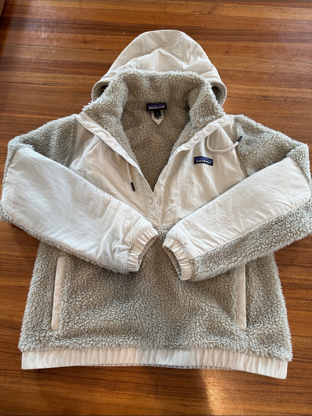 Patagonia Women's Small Shelled Retro-X Pullover small